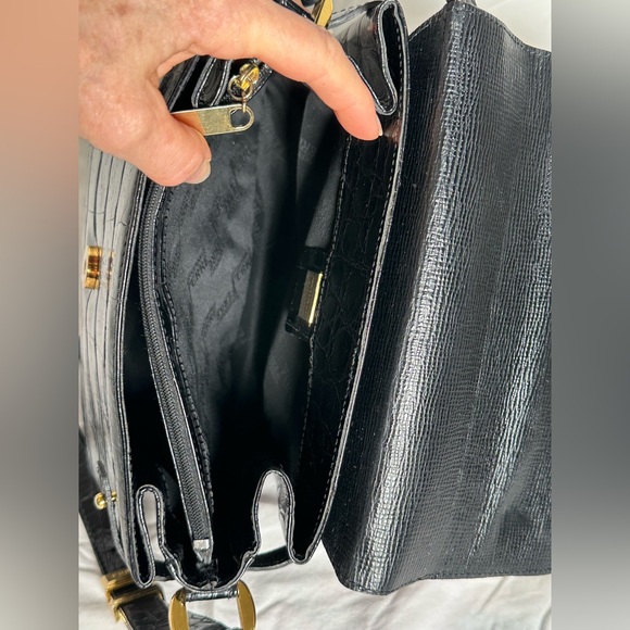 GIANFRANCO FERRE VINTAGE Black Croc-Embossed Crossbody Bag - Picture 15 of 16